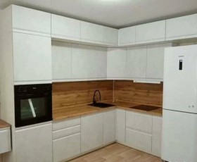 Модульная кухня Бруклин 2.4 x 2 м (Бетон белый) в Тюкалинске - tyukalinsk.katalogmebeli.com | фото 15